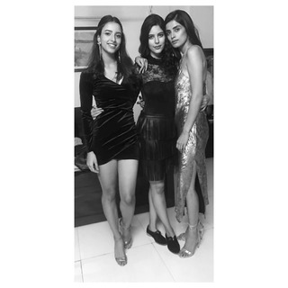 Triptii Dimri feet photo thumbnail