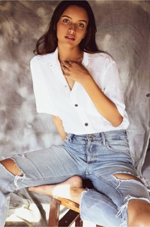 Triptii Dimri feet photo thumbnail