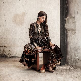 Triptii Dimri feet photo thumbnail