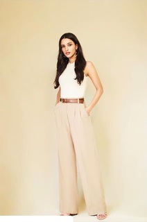 Triptii Dimri feet photo thumbnail