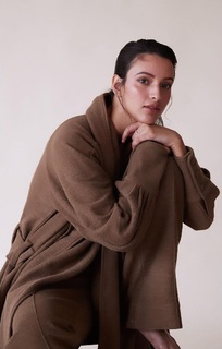 Triptii Dimri feet photo thumbnail