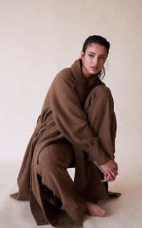 Triptii Dimri feet photo thumbnail