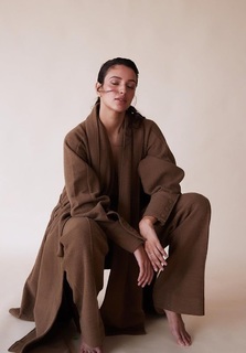 Triptii Dimri feet photo thumbnail