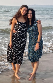 Triptii Dimri feet photo thumbnail