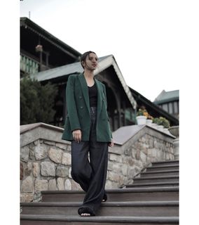 Triptii Dimri feet photo thumbnail