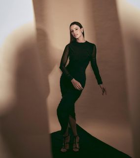 Triptii Dimri feet photo thumbnail