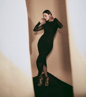 Triptii Dimri feet photo thumbnail