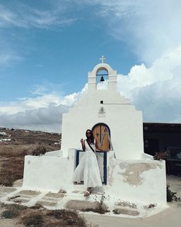 Triptii Dimri feet photo thumbnail