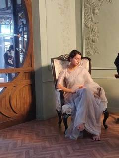 Triptii Dimri feet photo thumbnail