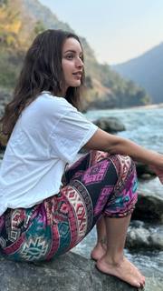 Triptii Dimri feet photo thumbnail