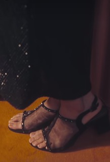 Triptii Dimri feet photo thumbnail