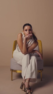 Triptii Dimri feet photo thumbnail