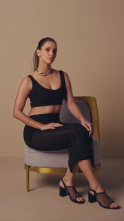 Triptii Dimri feet photo thumbnail