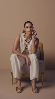 Triptii Dimri feet photo thumbnail