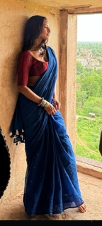 Triptii Dimri feet photo thumbnail