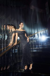 Triptii Dimri feet photo thumbnail