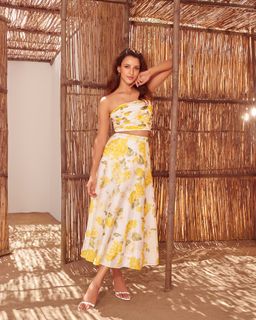 Triptii Dimri feet photo thumbnail