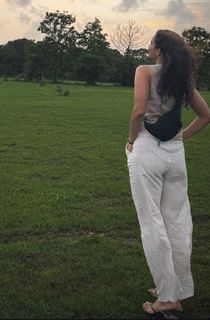 Triptii Dimri feet photo thumbnail