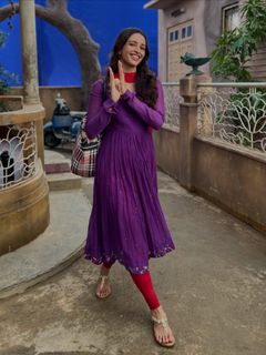 Triptii Dimri feet photo 3