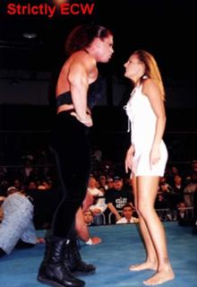 Trisa Hayes feet photo 10