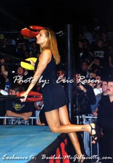 Trisa Hayes feet photo 3