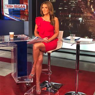 Trish Regan feet photo thumbnail
