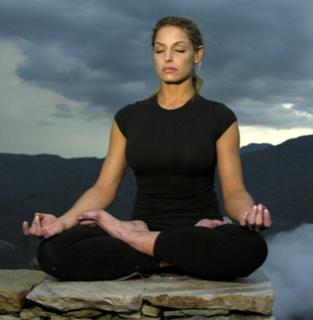 Trish Stratus feet photo thumbnail