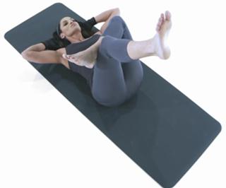 Trish Stratus feet photo thumbnail