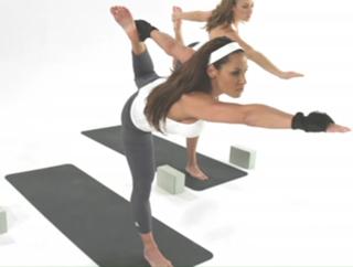 Trish Stratus feet photo thumbnail