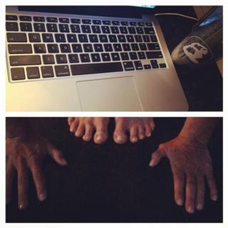 Trish Stratus feet photo thumbnail