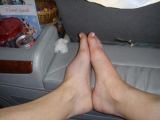 Trish Stratus feet photo thumbnail