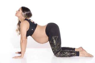 Trish Stratus feet photo thumbnail