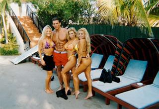 Trish Stratus feet photo thumbnail