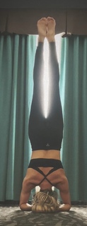 Trish Stratus feet photo thumbnail