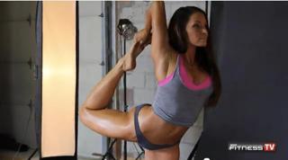 Trish Stratus feet photo thumbnail