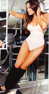 Trish Stratus feet photo thumbnail