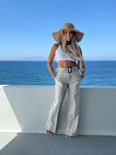 Trish Stratus feet photo thumbnail
