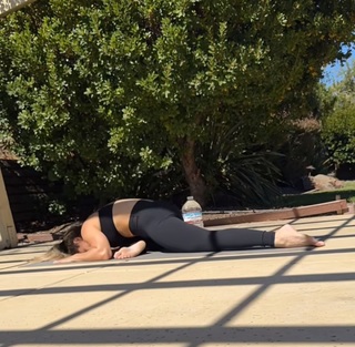 Trish Stratus feet photo thumbnail