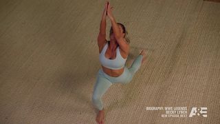 Trish Stratus feet photo thumbnail