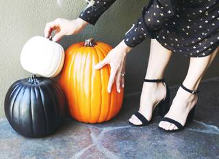 Trish Suhr feet photo 16