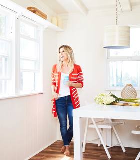 Trish Suhr feet photo 8