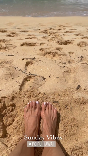 Trish Suhr feet photo 9
