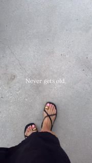 Trish Suhr feet photo 1
