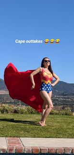Trisha Hershberger feet photo thumbnail
