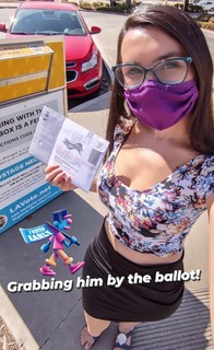 Trisha Hershberger feet photo thumbnail