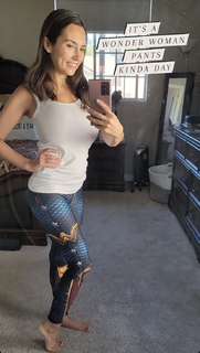 Trisha Hershberger feet photo thumbnail