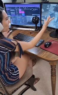 Trisha Hershberger feet photo thumbnail