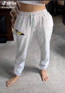 Trisha Hershberger feet photo thumbnail