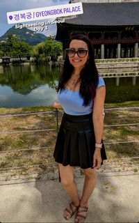 Trisha Hershberger feet photo thumbnail