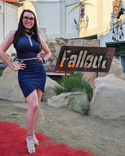 Trisha Hershberger feet photo thumbnail